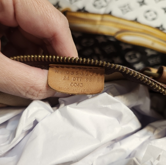 Etro | Vintage Papillon Natural Leather Burgundy Paisley Cylinder Mini Tote Bag - Picture 6 of 6